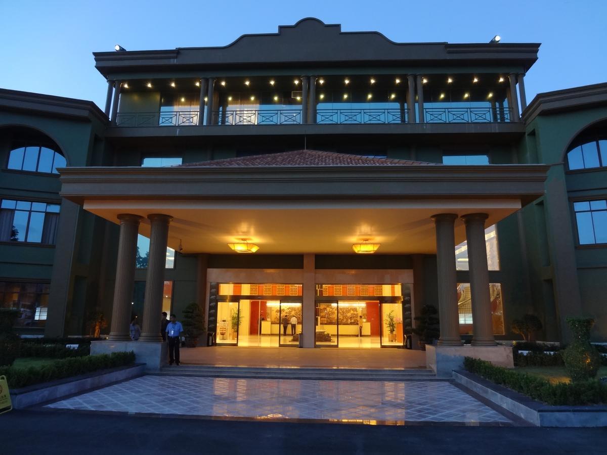 Dork Jumpa Hotel Vientiane Exterior photo